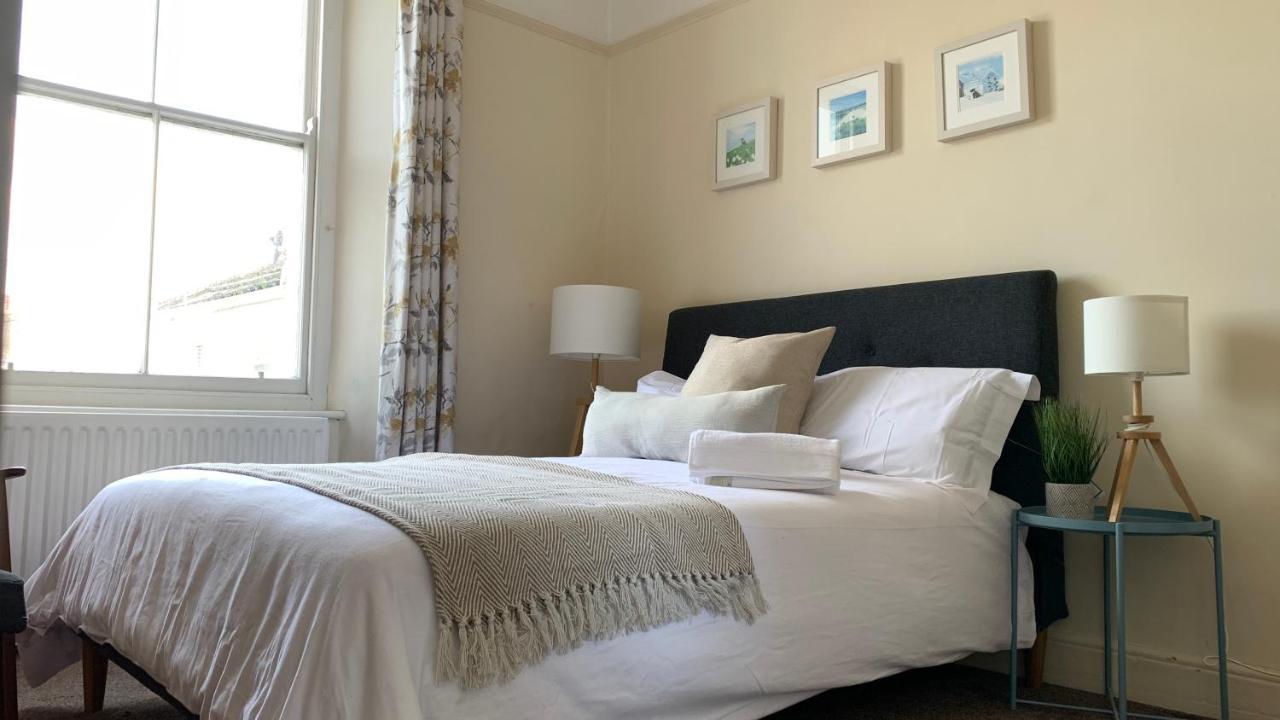 Townhouse II Bed & Breakfast Плимът Екстериор снимка